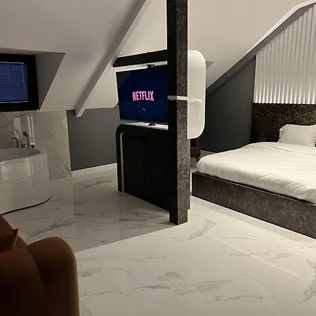 Bala Hotel *